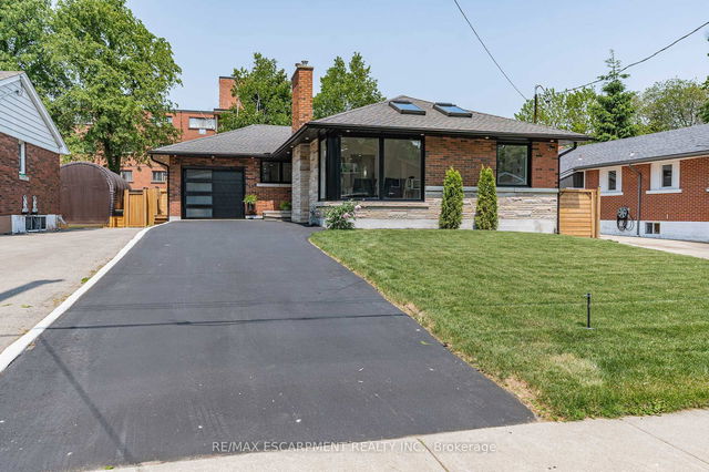 15 Hardale Crescent
