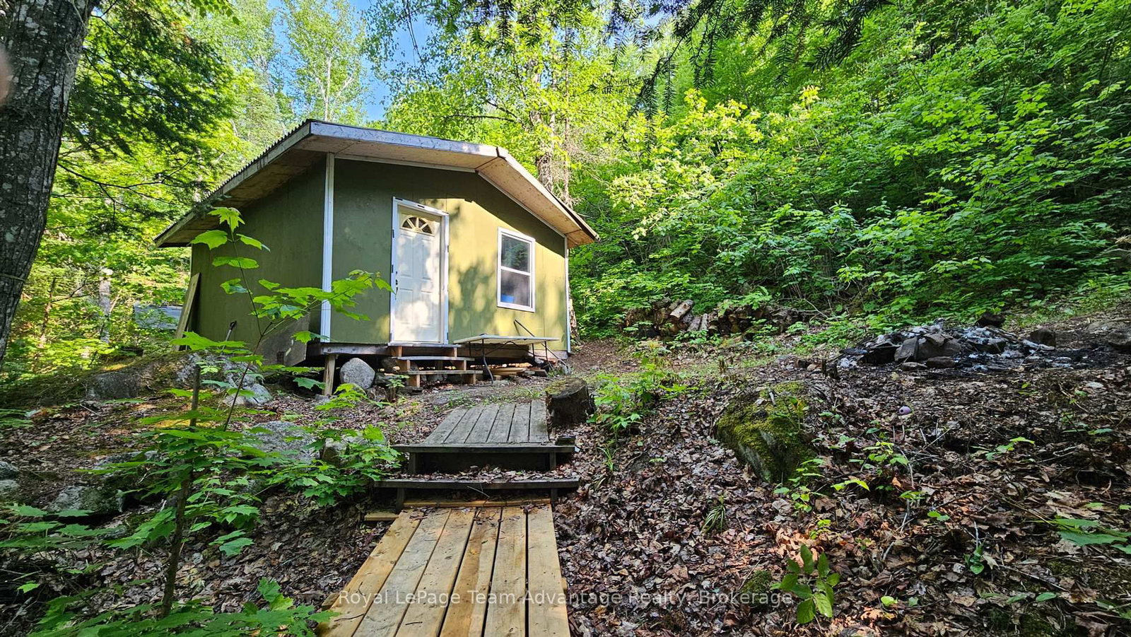 Listing Image 4