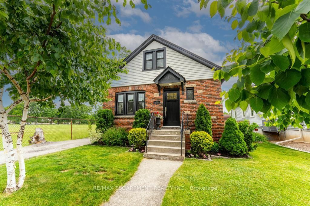 Detached House for sale at 175 Brucedale Avenue, Hamilton, Centremount, L9A 1N8 - MLS: X12216951