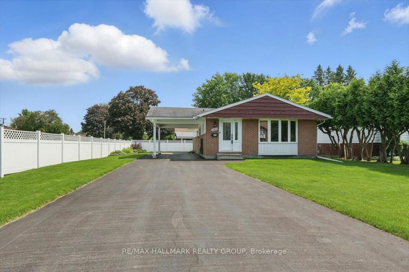 240 Kennedy Lane, Orleans - Bilberry Creek/Queenswood Heights image-0-0
