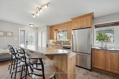 240 Kennedy Lane, Orleans - Bilberry Creek/Queenswood Heights image-0-3