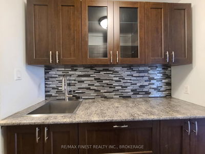 Unit 404 — 550 Talbot Pl, Gananoque - Gananoque image-0-3