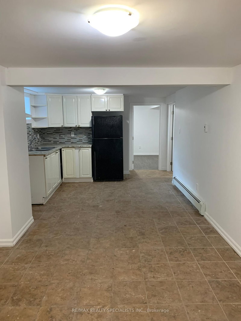 4 - 108 Queenston St, St. Catharines, L2R 2Z3 | Image 3