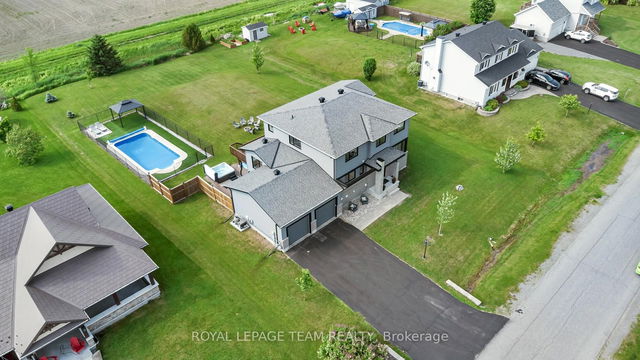 82 Porcupine Trail