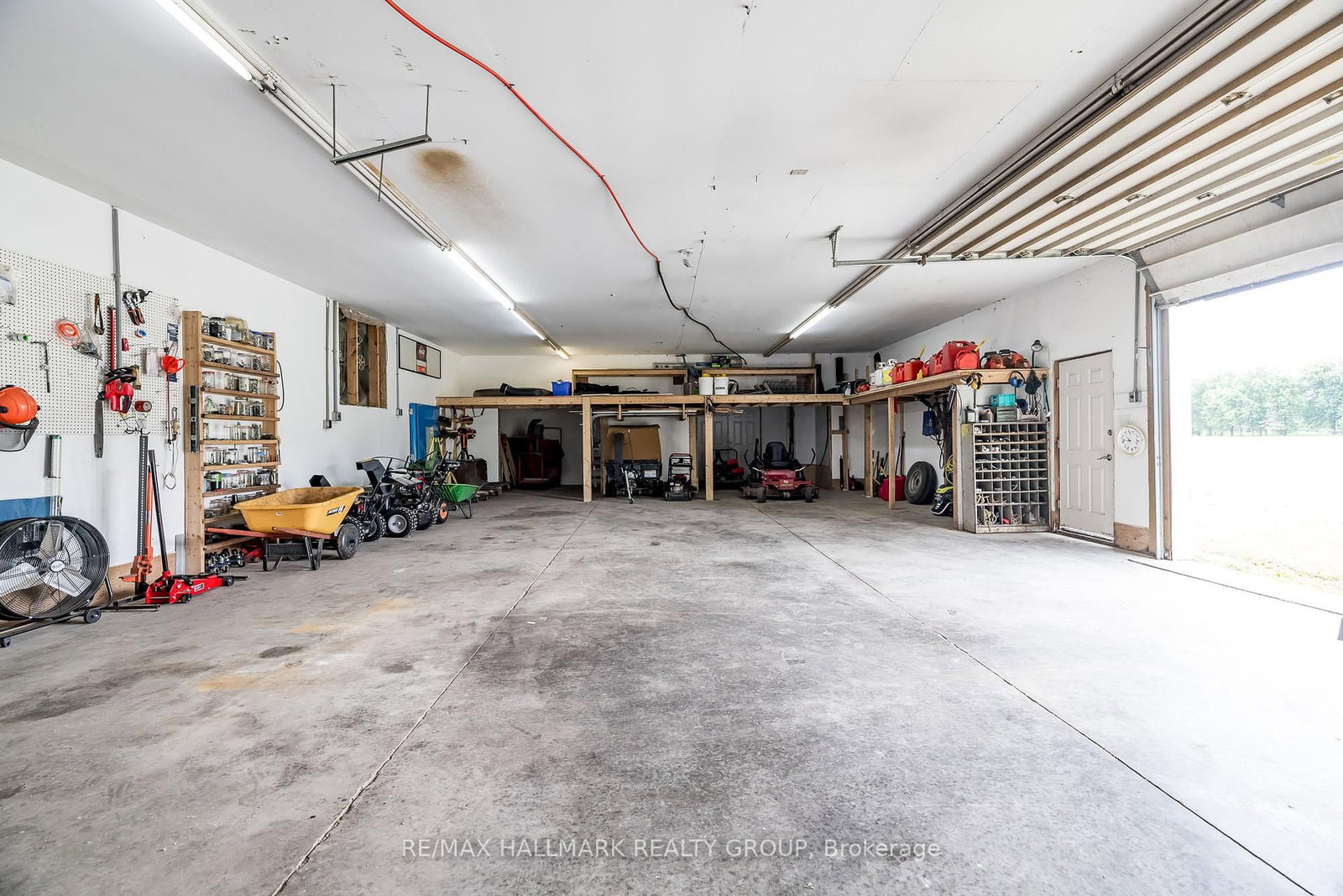 Listing Image 40