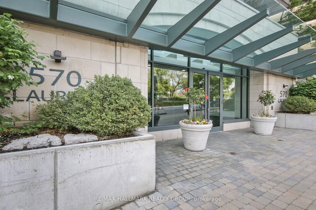 1706 - 570 Laurier Avenue