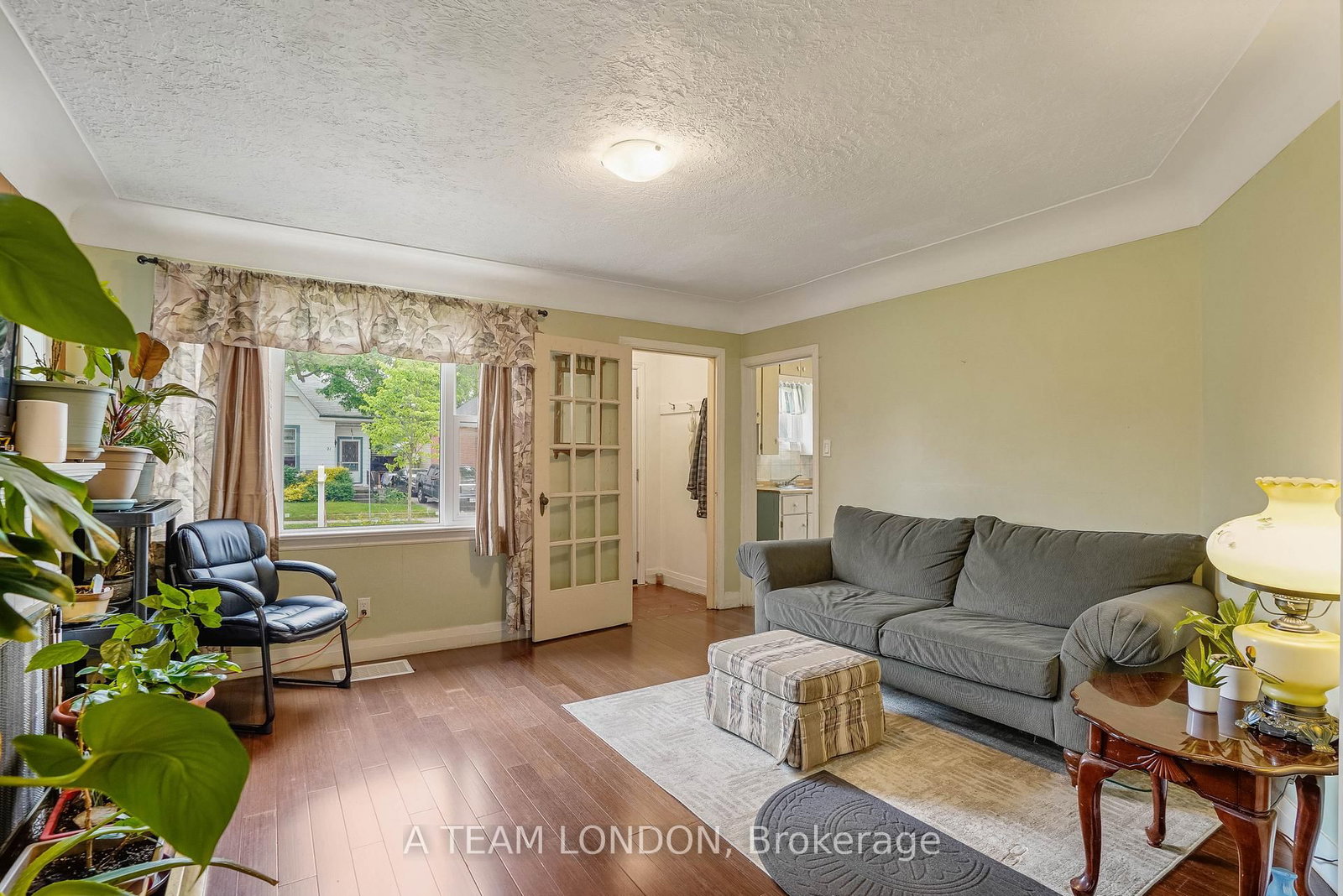 Listing Image 7