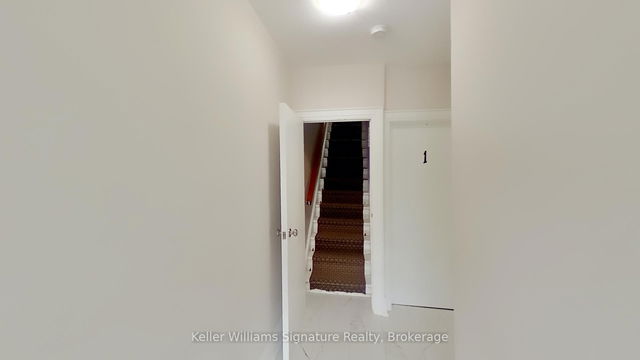 2 - 104 Rosslyn Avenue N