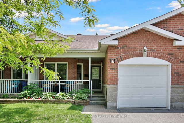 9 Weaver Crescent