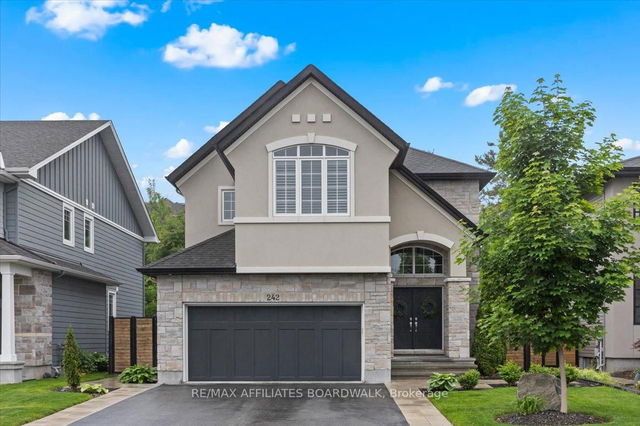 242 Escarpment Crescent