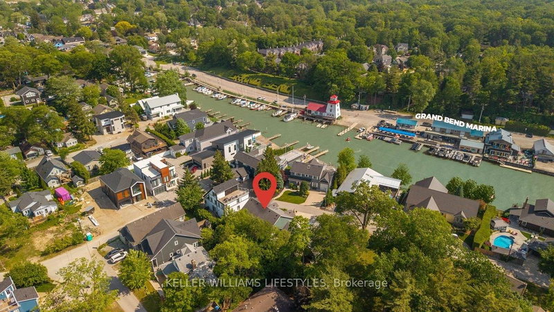 40 Lakeside Circ, Lambton Shores, N0M 1T0 | Image 3