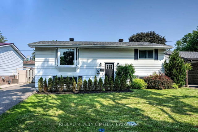 701 Laurier Boulevard