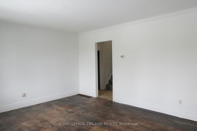 1223 SUNNINGDALE Rd, London North - North C image-0-4