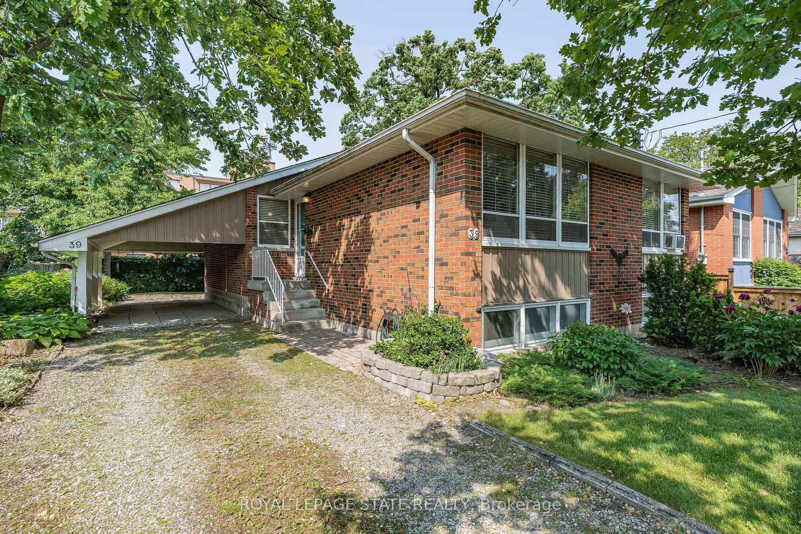 Detached House for sale at 39 Hardale Crescent, Hamilton, Huntington, L8T 1X7 - MLS: X12219321