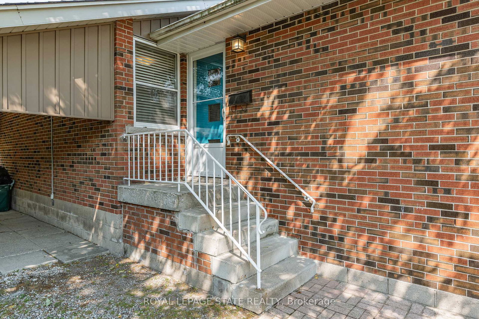Detached House for sale at 39 Hardale Crescent, Hamilton, Huntington, L8T 1X7 - MLS: X12219321