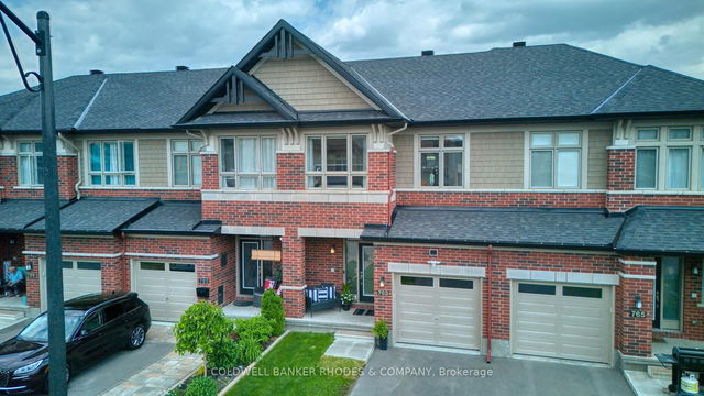 763 Cairn Crescent