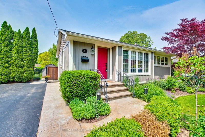 38 Albany Dr, St. Catharines, L2N 3T5 | Image 3