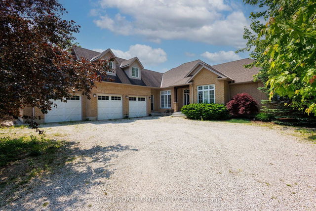 775 Dianne Crescent
