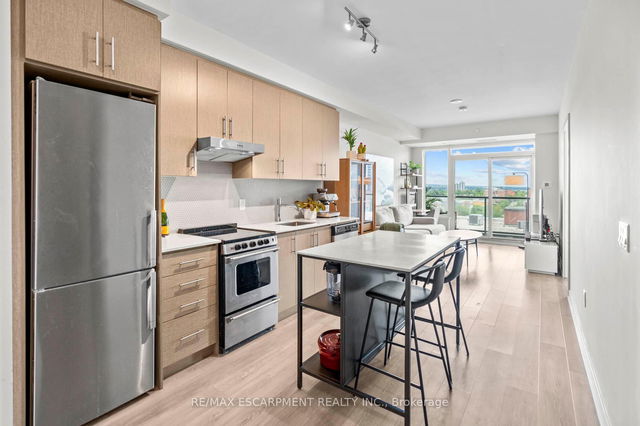 818 - 212 King William Street