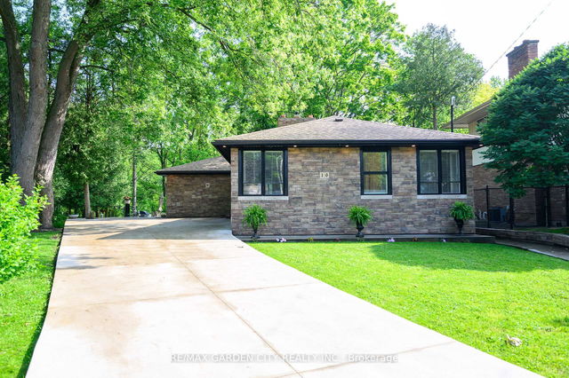 16 Freeland Court
