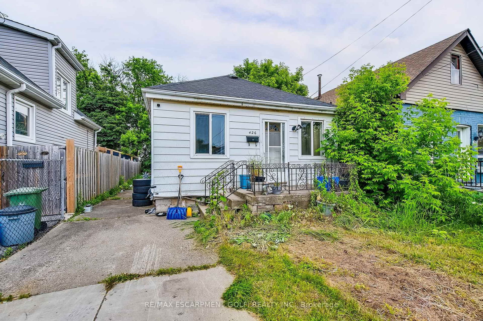 Listing photo 1