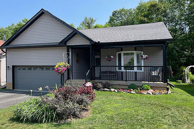 145 Pineridge Gate