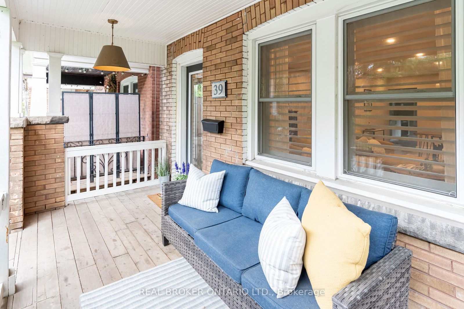 Detached House for sale at 39 East Bend Avenue, Hamilton, Crown Point, L8M 3E4 - MLS: X12220533