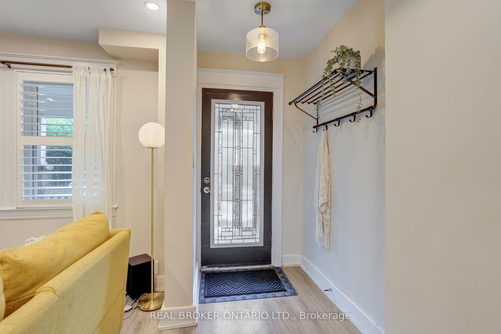 Detached House for sale at 39 East Bend Avenue, Hamilton, Crown Point, L8M 3E4 - MLS: X12220533