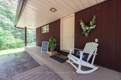 42165 Combermere Rd, Barry's Bay - Madawaska Valley image-0-2