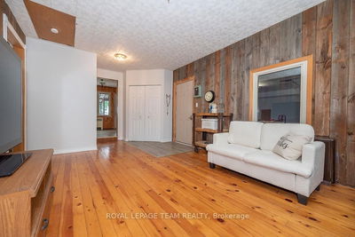 42165 Combermere Rd, Barry's Bay - Madawaska Valley image-0-3