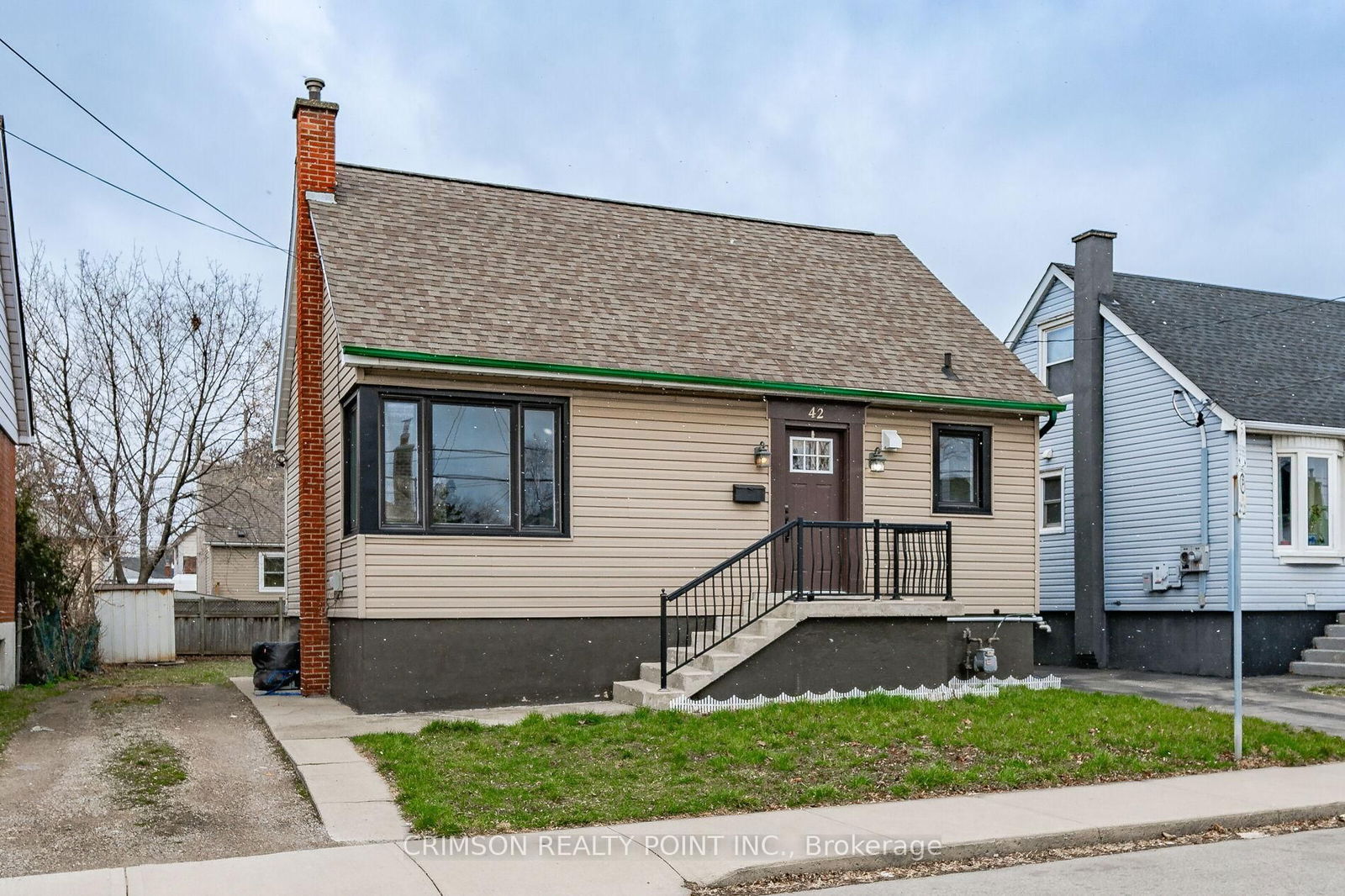 Detached House for sale at 42 East 11th Street, Hamilton, Inch Park, L9A 3T2 - MLS: X12220784