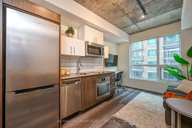 1008 - 211 Besserer Street