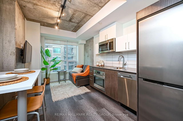 1303 - 256 Rideau Street