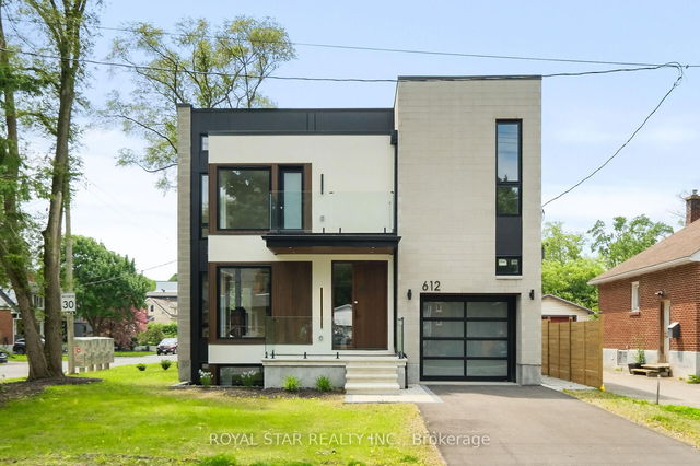 612 Tweedsmuir Avenue
