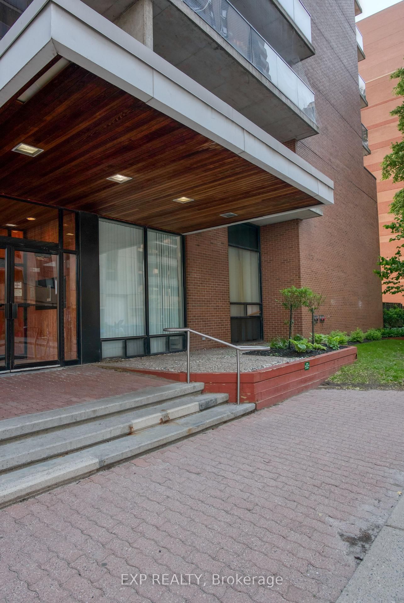 Condo for sale at 204-475 Laurier Avenue, Ottawa, Ontario, K1R 7X1 - Ottawa Centre - MLS: X12221330