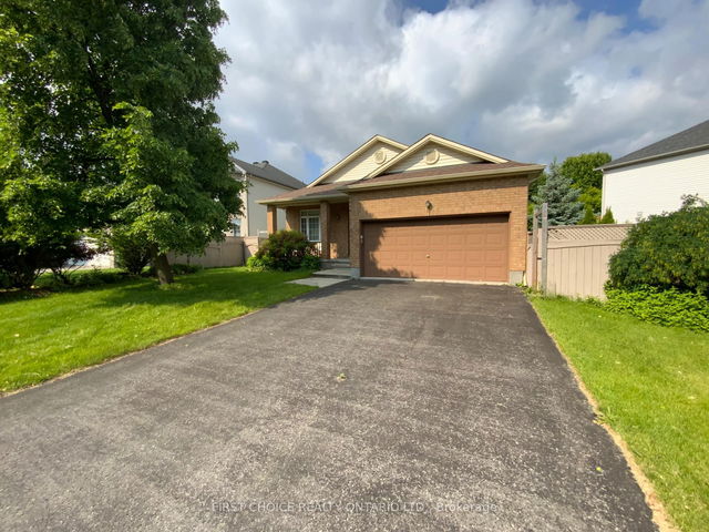 11 Meadowcroft Crescent