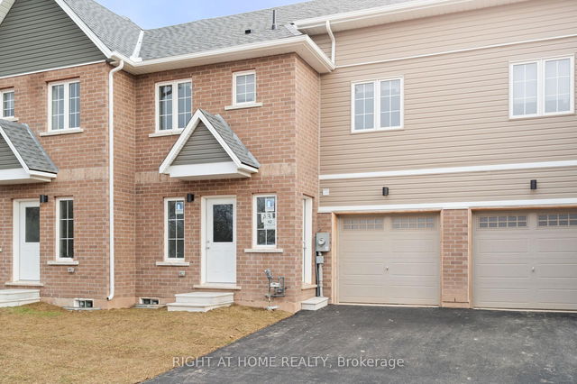 42 Waterleaf Tr E