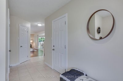 1041 Foxcreek Rd, London North - North S image-0-4