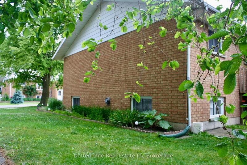 15 - 214 South St W, Aylmer, N5H 3E6 | Image 3