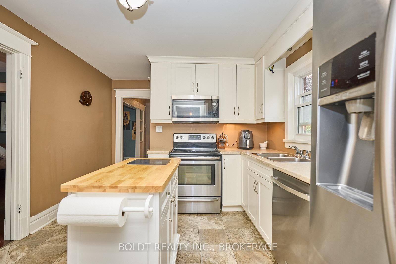 Listing Image 14