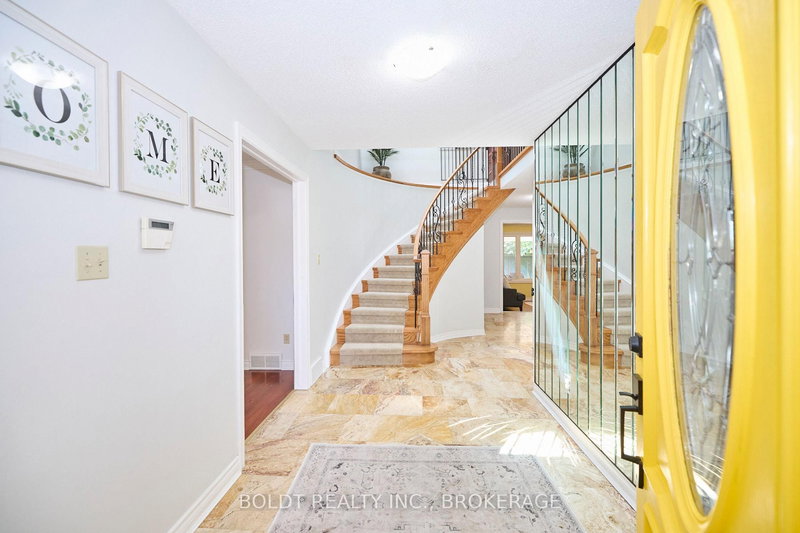 41 Farmington Dr, St. Catharines, L2S 3G1 | Image 3