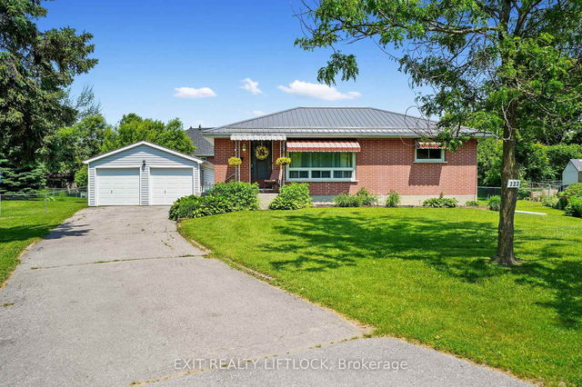 222 Collison Crescent