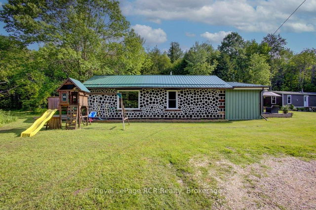 8667 Sideroad 15 Road
