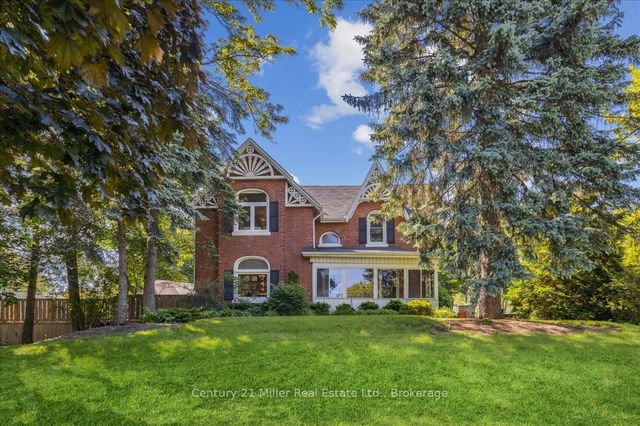 585 Dundas Street