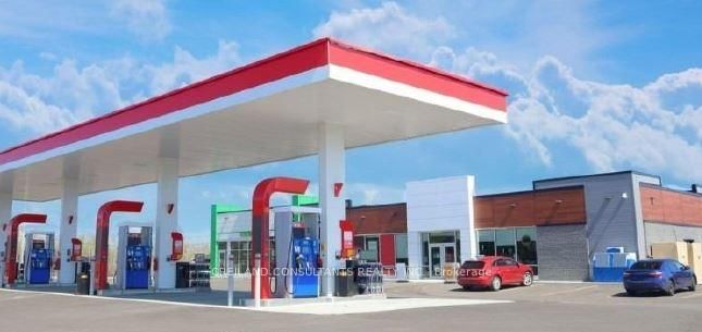 755 Bethune Dr S, Gravenhurst, P1P 1K1 | Image 2