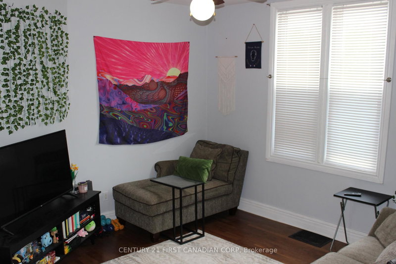 A - 28 Oxford St W, London North, N6H 1R3 | Image 3