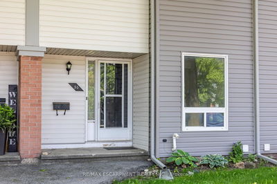 Unit 55 — 40 Imperial Rd, Guelph - Willow West/Sugarbush/West Acres image-0-2
