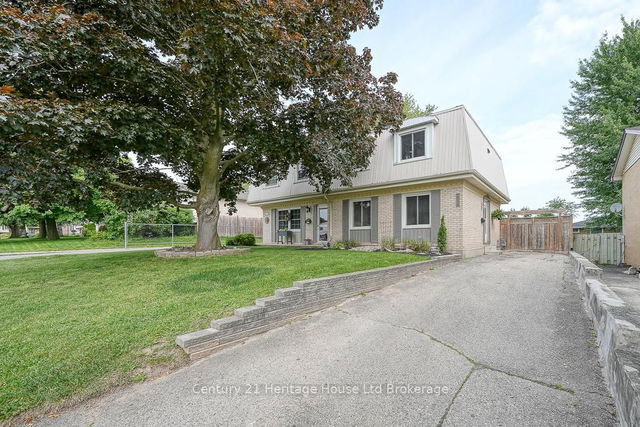 1003 B Nesbitt Crescent
