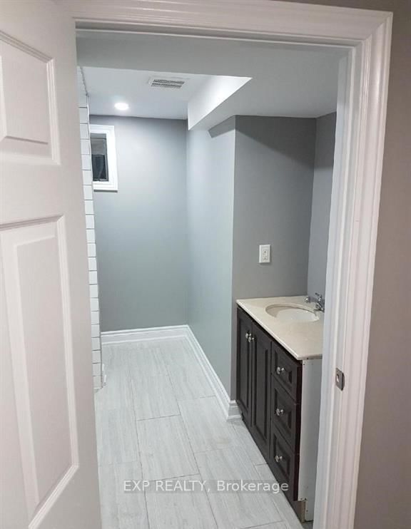 Main - 24 AVALON Place