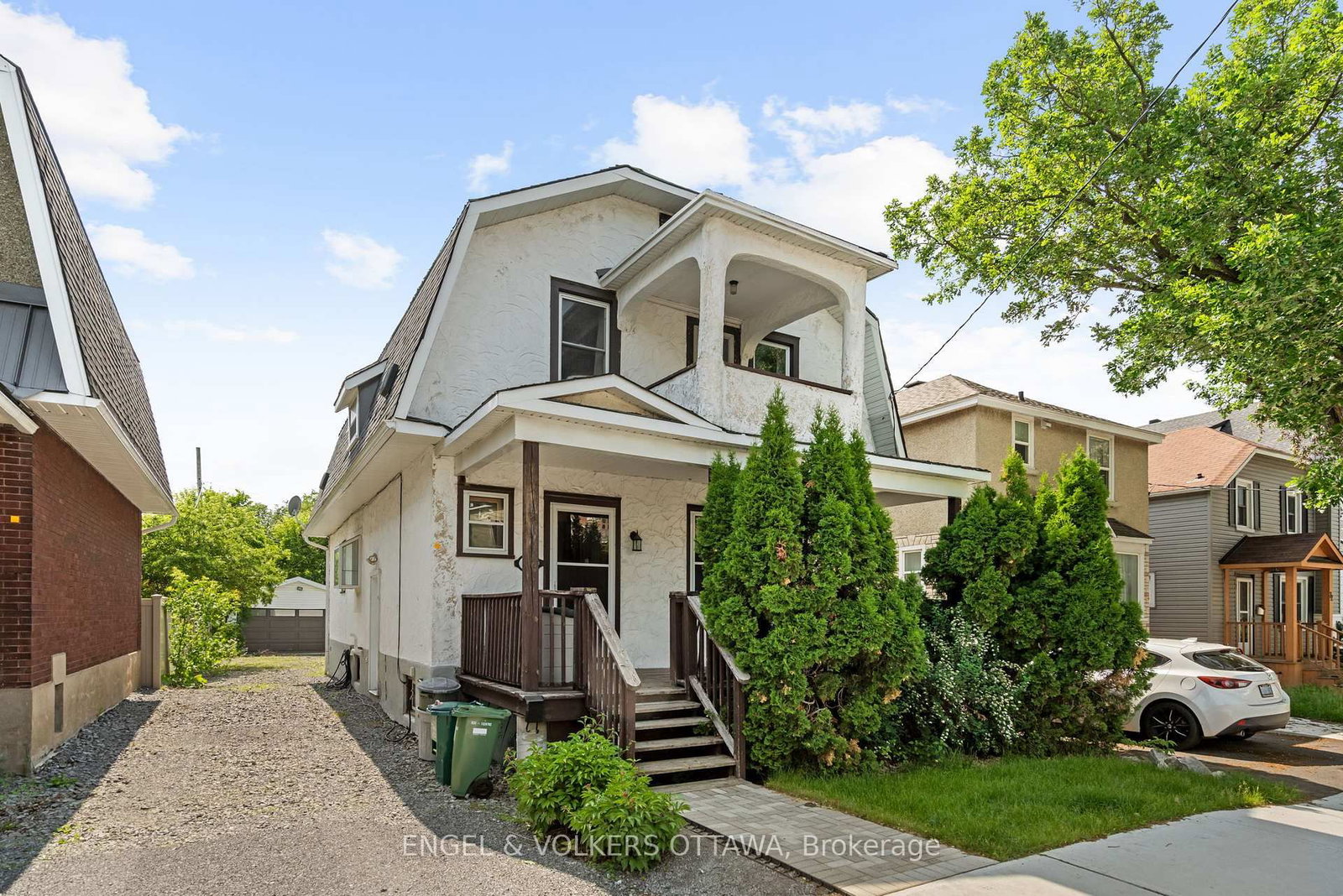Listing photo 2